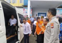 Gubernur Sulsel Bersama Kapolda Sambangi Posko Pencarian Pesawat ATR42-500 di Balocci Pangkep