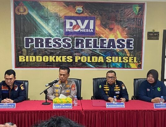 Biddokkes Polda Sulsel Gelar Press Release Penanganan Korban Laka Pesawat ATR 42-500