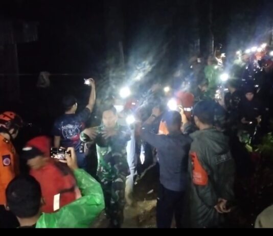 Breaking News, Satu Jenazah Korban Pesawat ATR 42-500 Berhasil di Evakuasi dari TKP ke Posko Induk