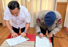 Danyon D Pelopor Bersama Pemda Luwu Utara, Tandatangani MOU Perbaikan Jembatan Gantung
