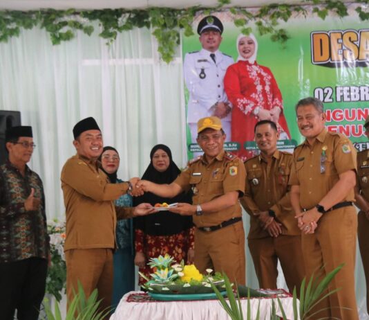 Sekda Morowali Utara Hadiri Puncak HUT ke-54 Desa Lembontonara