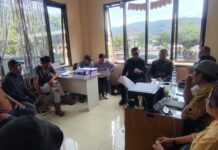 Rapat di Kantor Camat Petasia, Dana Kompensasi Desa Tanauge Segera Disalurkan