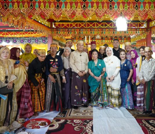 Dihadiri Bupati, Lembaga Adat La Patiware Laksanakan Acara Ritual Adat Tahunan “Maggawe Samampa”