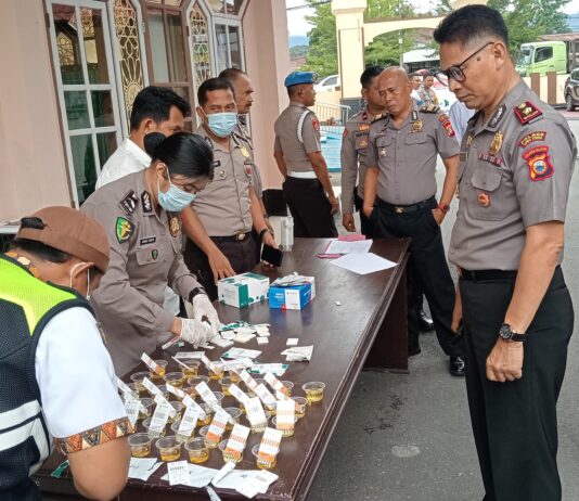 Berantas Penyalahgunaan Narkotika, PJU Hingga Personel Sipropam dan Polwan Polres Luwu Utara Jalani Tes Urine