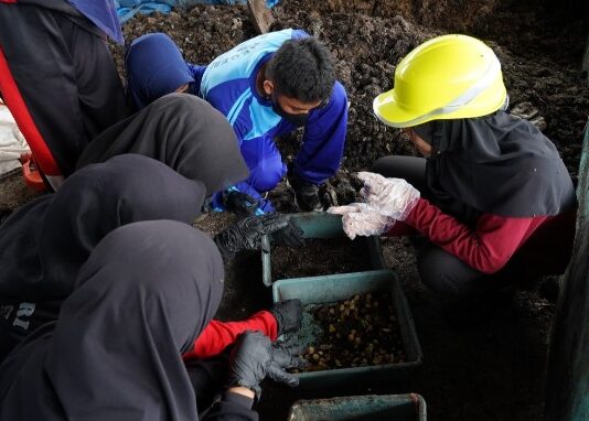 Dorong Literasi Bagi Generasi Muda, PT Vale Edukasi Siswa di Morowali Kelola Sampah Secara Bijak pada Peringatan HPSN