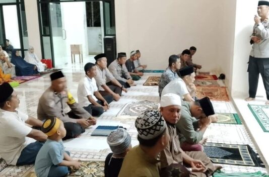 Satbinmas Polres Morut Gelar Tarawih Keliling, Ajak Warga Jaga Kamtibmas Selama Ramadhan