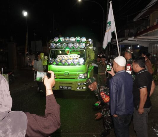 Sekda Morut Lepas Pawai Takbir Idulfitri di Kolonodale
