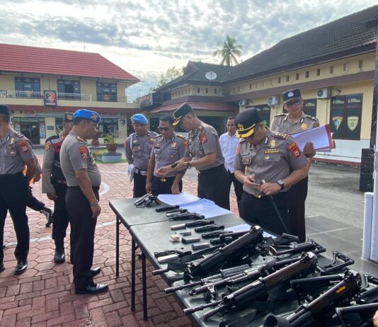 Pastikan Penggunaan Sesuai Prosedur, Kapolres Luwu Utara Periksa Ratusan Senjata Api Dinas