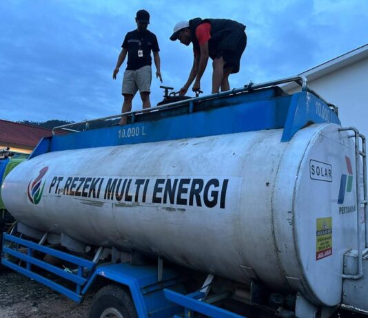 Dua Truck Tangki Plat DT Diduga Angkut Solar Subsidi Ilegal, Ditreskrimsus Polda Sulteng Lakukan Penyelidikan