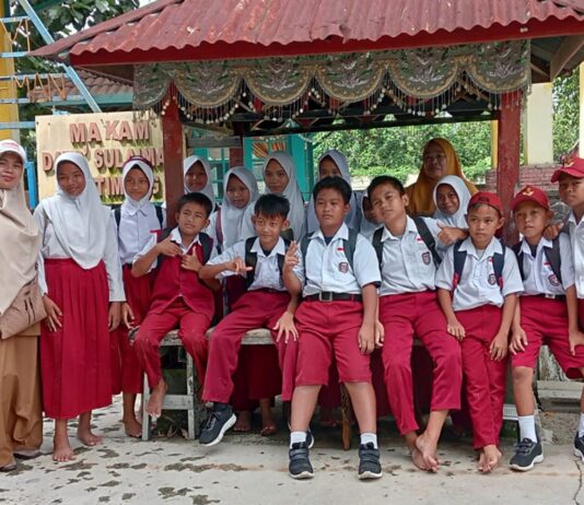 Perdalam Wawasan Sejarah Islam, Siswa SDN 181 Makitta Sambangi Makam Datuk Pattimang