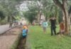 Jumat Bersih Juara, Sinergi Pemdes Teromu dan UPT SDN 150 Mangkutana Bersihkan Lingkungan