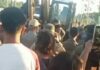 Warga Cevic Center Hadang Satpol PP Saat Penggusuran Lapak di Kabupaten Kupang