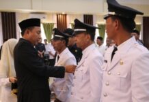 Lantik Empat PAW Kades, Bupati Luwu Utara : Jangan Pernah Lelah Melayani