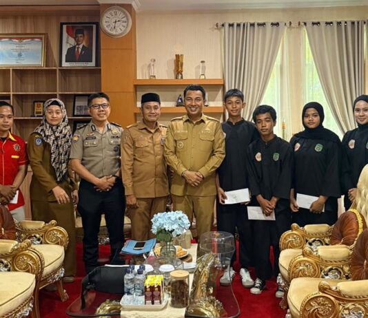 Harumkan Nama Daerah, Bupati Luwu Utara Apresiasi Muh.Asfar Peraih Emas Kejuaraan Pencak Silat Nasional