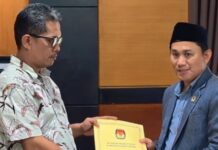 Ketua DPRD Luwu Utara Terima Dokumen Berita Acara Usulan PAW Almarhum H.Rusli dari Partai Demokrat