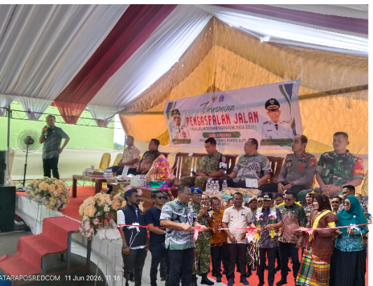 Bupati Bone Resmikan Ruas Jalan Nyapereng Selli Didampingi Kadis BMCKTR