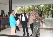 Camat Bungku Utara Asgar Lawahe Pantau Langsung Jalannya Pilkades, Pastikan Berlangsung Aman dan Lancar