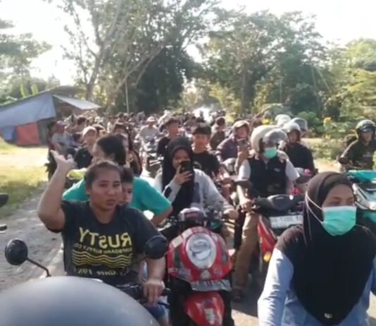 Ratusan Masyarakat Sambut Jenazah Kades Rinjani