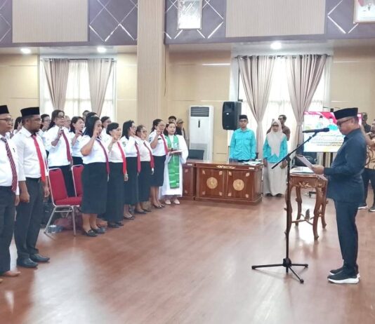 Bupati Morut Ambil Sumpah 42 Kepala Sekolah, Dorong Peningkatan Mutu Pendidikan