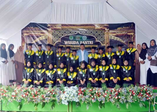 Ketua Umum DPD BKPRMI Luwu Utara Wisuda 94 Santri TPA/TPQ se-Kecamatan Mappedeceng