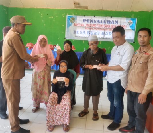BLT Dana Desa Tahap Akhir Disalurkan, 27 KPM di Desa Bumi Harapan Terima Bantuan