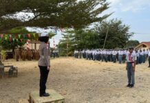 Kasat Lantas Polres Luwu Utara Edukasi Pelajar Lewat Police Goes To School di SMKN 7 Sabbang
