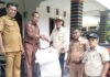 BPBD Lutra Serahkan 200 Jumbo Bag Kepada Kades Tolada untuk Penanganan Tanggul Jebol