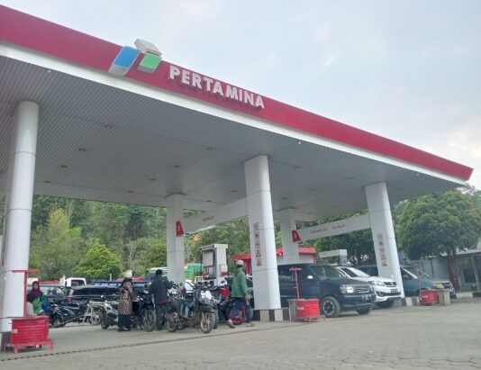 Tegas Petugas SPBU Ussu Tidak Melayani Kendaraan yang Berplat Nomor Genap