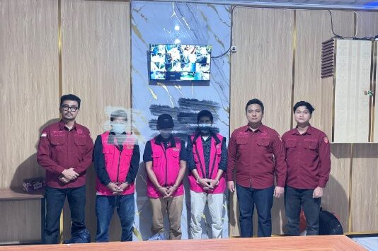 Kejari Lutra Eksekusi Tiga Terpidana Korupsi Proyek Drainase BPBD, Hukuman Hingga 4 Tahun Penjara
