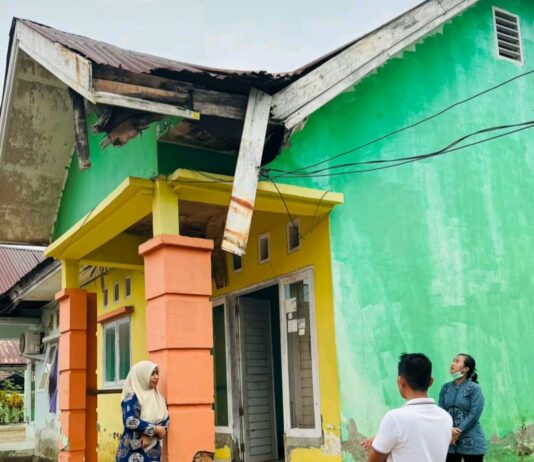 Tinjau Rumah Dinas Dokter di Puskesmas Timampu, Erik : Tahun Ini Kita Perbaiki